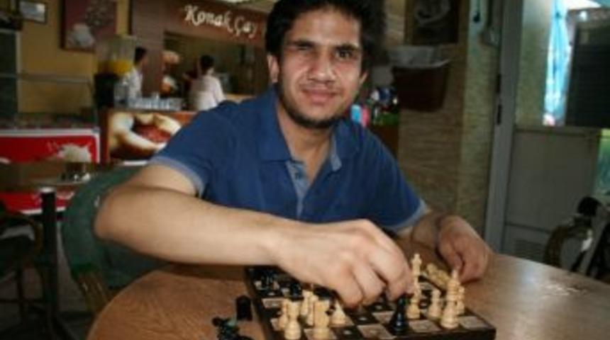 (&ouml;zel) İmkansızı Başardı, Kasparov&rsquo;u Mat Etmek İstiyor