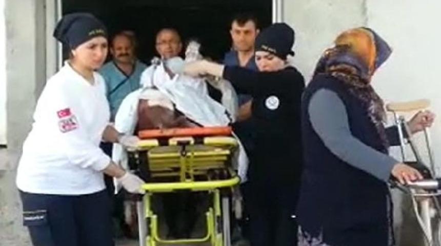 Yol &Ccedil;alışmasında G&ouml;&ccedil;&uuml;k Altında Kalan Iş&ccedil;i Yaralandı