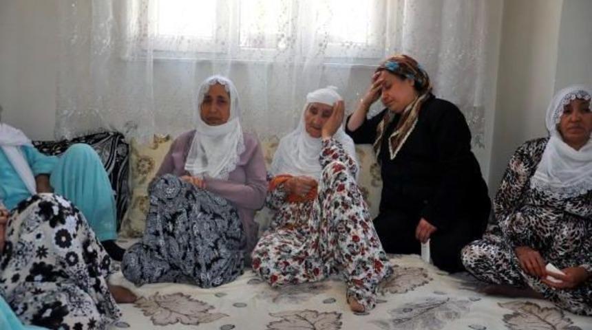 Suru&ccedil;'taki Patlamada &Ouml;len Uğur'un Cizre'deki Evinde Yas