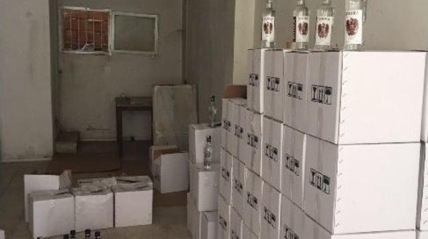 İzmir&rsquo;de Bin 492 Adet Sahte İ&ccedil;ki Ele Ge&ccedil;irildi