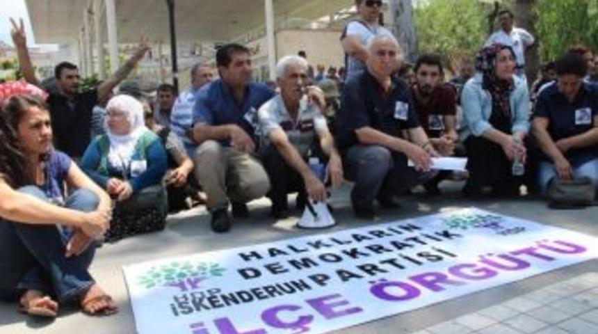 Suruç’taki Saldırıyı Oturarak Protesto Ettiler