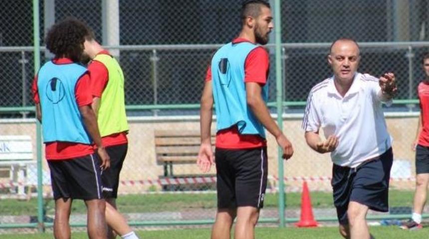 Boluspor, Teknik Direkt&ouml;r &Ouml;zcan Bizati Ile Anlaştı