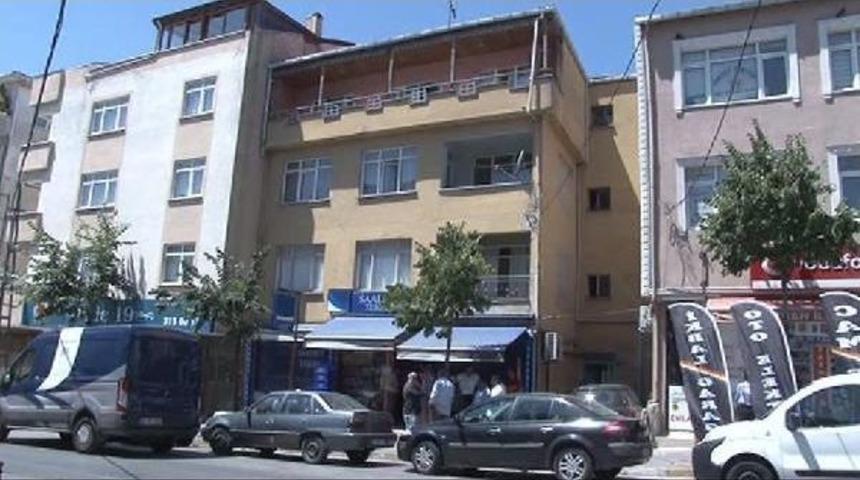 20 Yaşındaki Ezgi'nin &Uuml;mraniye'deki Evinde Acı