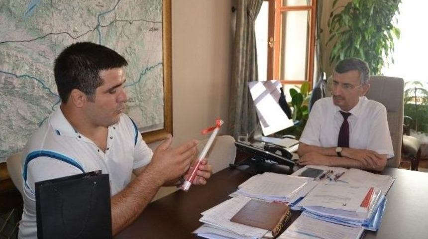 Vali Bektaş&rsquo;a, Kırmızı Dipli Mumla Davet