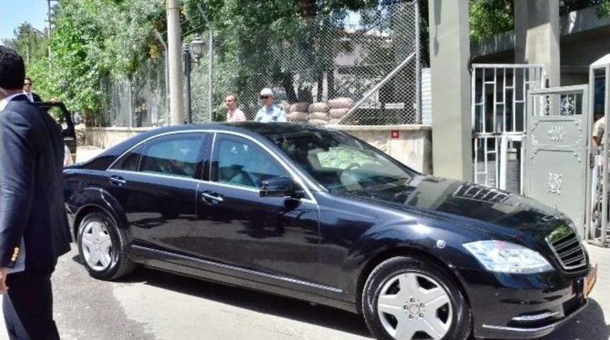 Başbakan Davutoğlu, Şehit Cenazesi İ&ccedil;in Adıyaman&rsquo;da