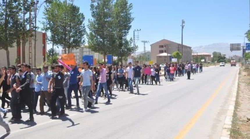 Suru&ccedil;'ta &Ouml;lenlerden Biri Y&uuml;ksekovalı &Ouml;ğretmen (3)