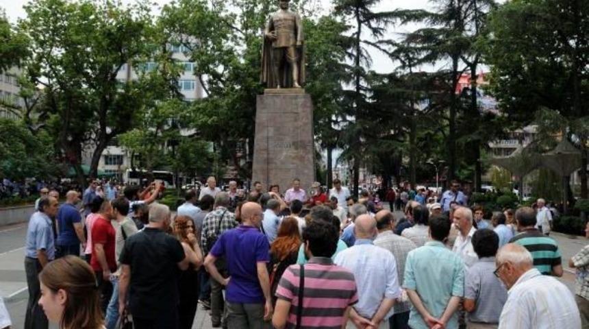 Trabzon&rsquo;Da Ter&ouml;re Tepki Eylemi