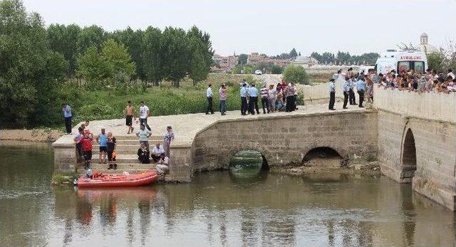 Serinlemek İçin Nehre Giren Yaşlı Adam Boğuldu