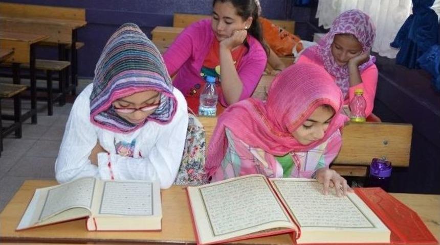 Ensar Vakfının Yaz Okulu Başladı