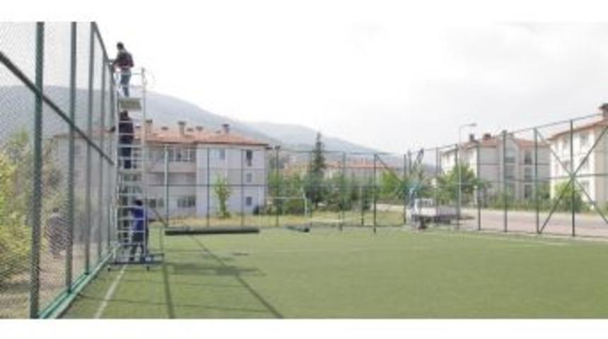 Başiskele&rsquo;de Oyun Sahalarına Bakım