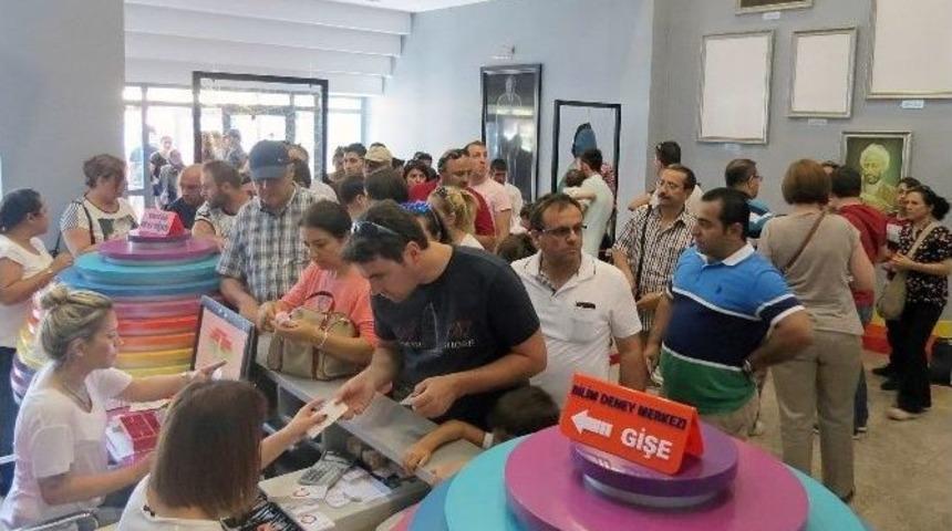 Bayramda M&uuml;zeler Ve Parklara Yoğun İlgi