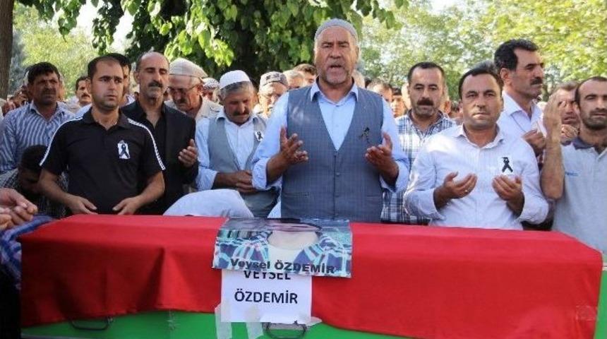 Suru&ccedil;&rsquo;ta Hayatını Kaybeden 2 Kişinin Cenazesi Defnedildi