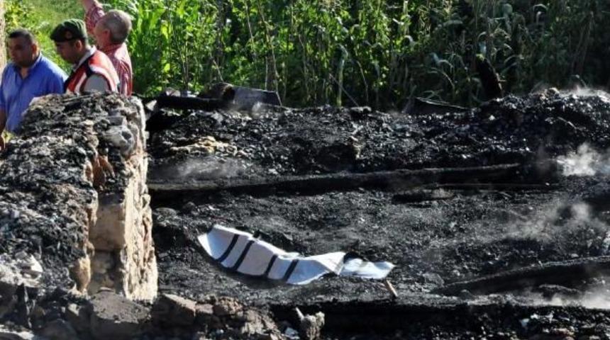 2 Yaşındaki Zeynep, Yangında &Ouml;ld&uuml;