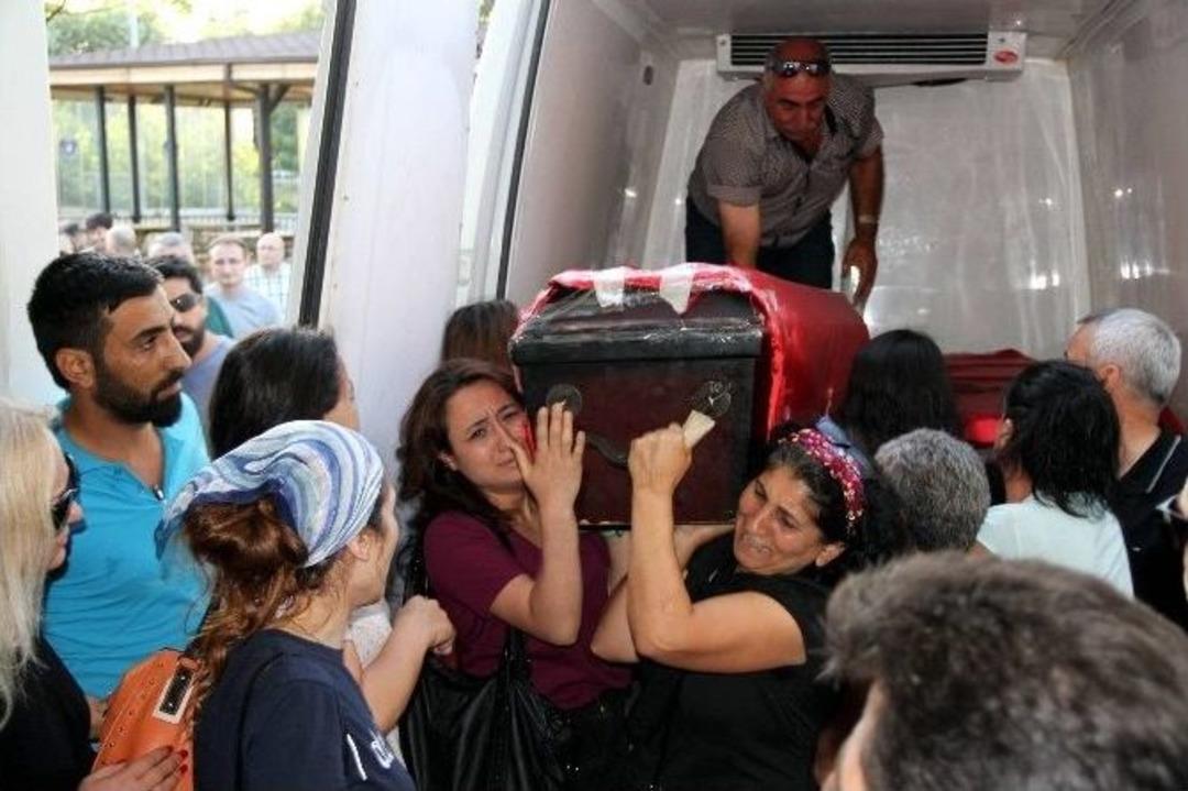 Suru&ccedil;&rsquo;taki Patlamada &Ouml;len Anne Ve Oğlunun Cenazesi Bursa&rsquo;ya Getirildi