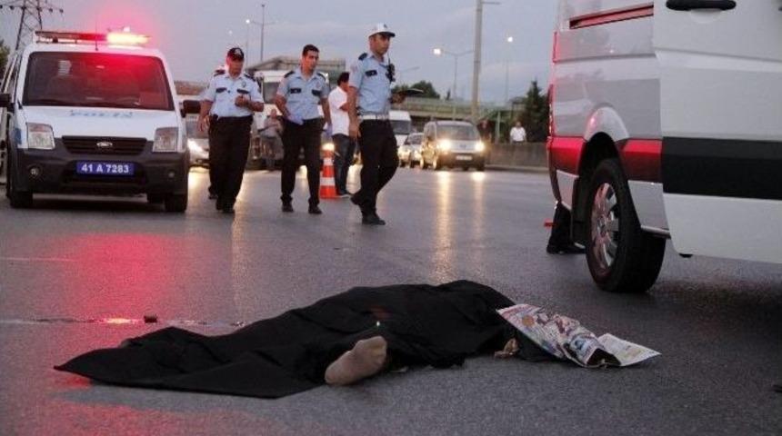 Panelvanın &Ccedil;arptığı Yaşlı Adam Olay Yerinde Hayatını Kaybetti