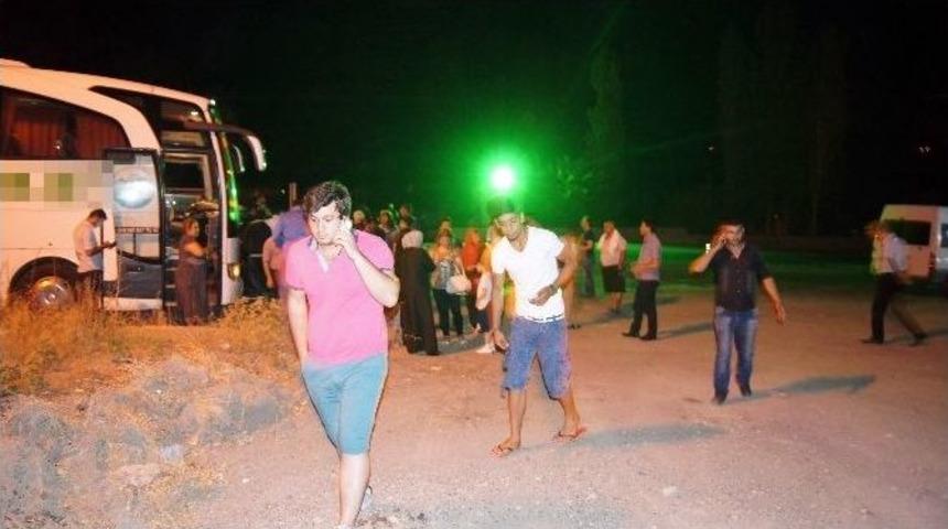 (&ouml;zel Haber) Pkk, Kağızman&rsquo;da Yol Kesip 11 Aracı Yaktı