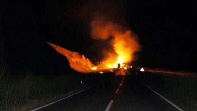 (özel Haber) Pkk, Kağızman’da Yol Kesip 11 Aracı Yaktı