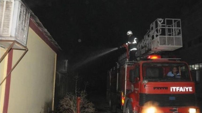 Batman&rsquo;da Tekstil Fabrikasında &Ccedil;ıkan Yangında Maddi Hasar Oluştu