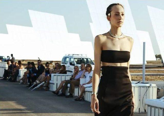 Turkish Jewellery Brand’S Innovative Solar Powered Catwalk Marks Spain