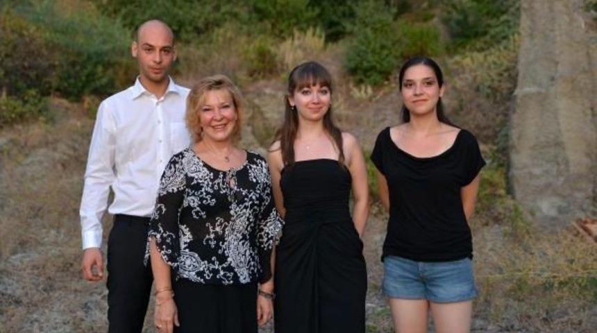 G&uuml;m&uuml;şl&uuml;k'te Festivalin Konuğu Trio Klavis