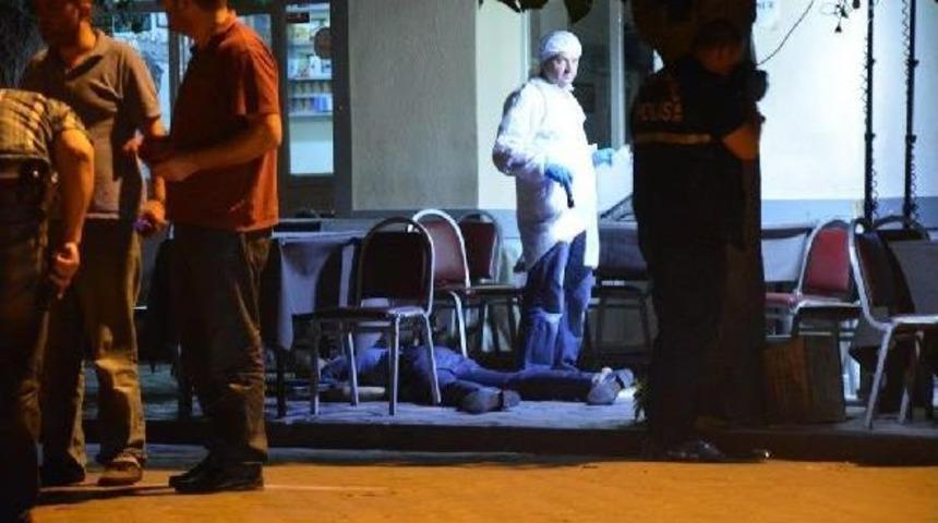 Akhisar'da Kumar Borcu Kavgası: 2 &Ouml;l&uuml;, 1 Yaralı