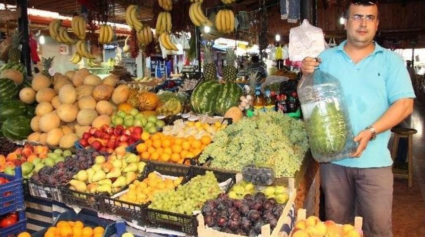 Bu Karpuzun Tanesi 100 Tl&rsquo;den Satılıyor