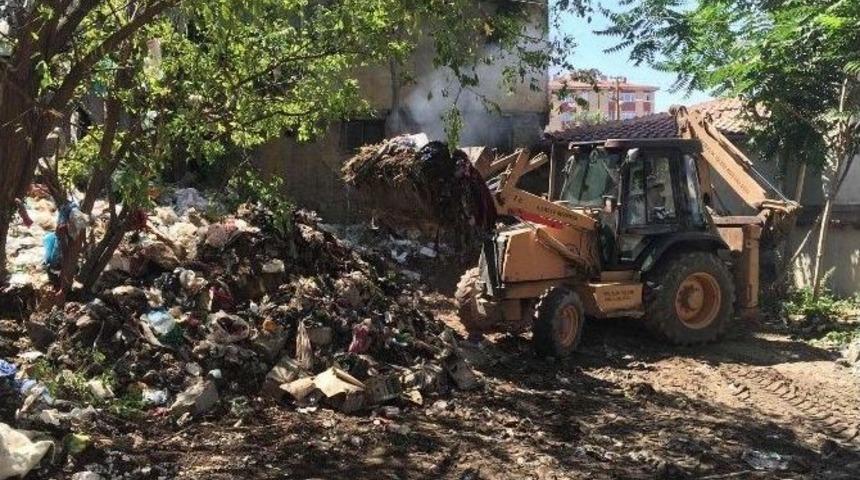 Temizlik &Ccedil;alışmaları İsmetpaşa&rsquo;da S&uuml;rd&uuml;