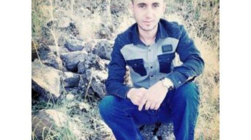 Motosiklet Kaldırıma &Ccedil;arptı: 1 &Ouml;l&uuml;, 1 Yaralı