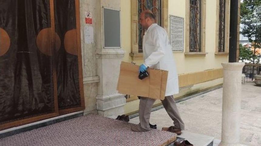 Hırsızlar Tarihi Caminin Kamera Ve Kayıt Cihazlarını &Ccedil;aldılar