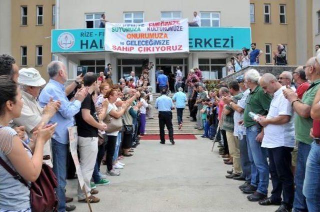 Fındıklı’Da Çed Toplantısı Protesto Edildi; 'bizden Bir Kaşık Su Alamazlar'