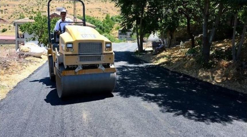 Yazıhan&rsquo;ın Yolları Yapılıyor