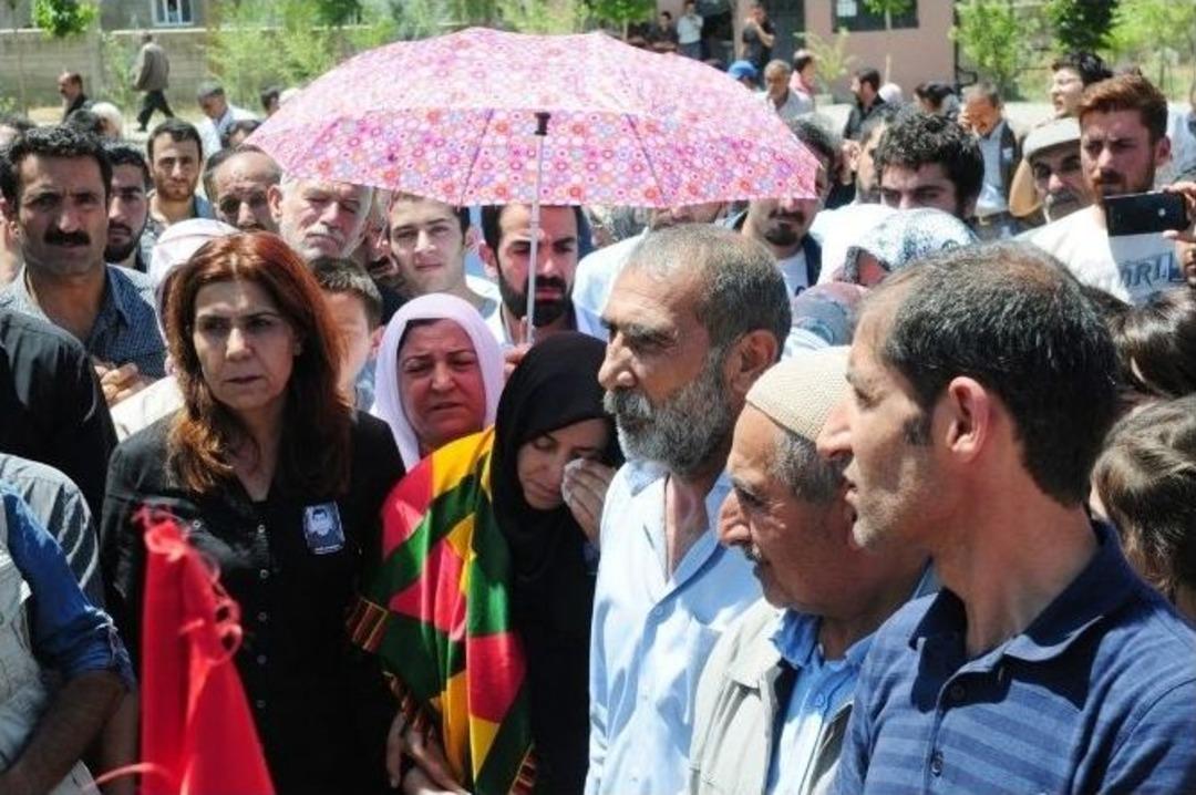 Suru&ccedil;&rsquo;taki Patlamada &Ouml;len Yunus Van&rsquo;da Toprağa Verildi