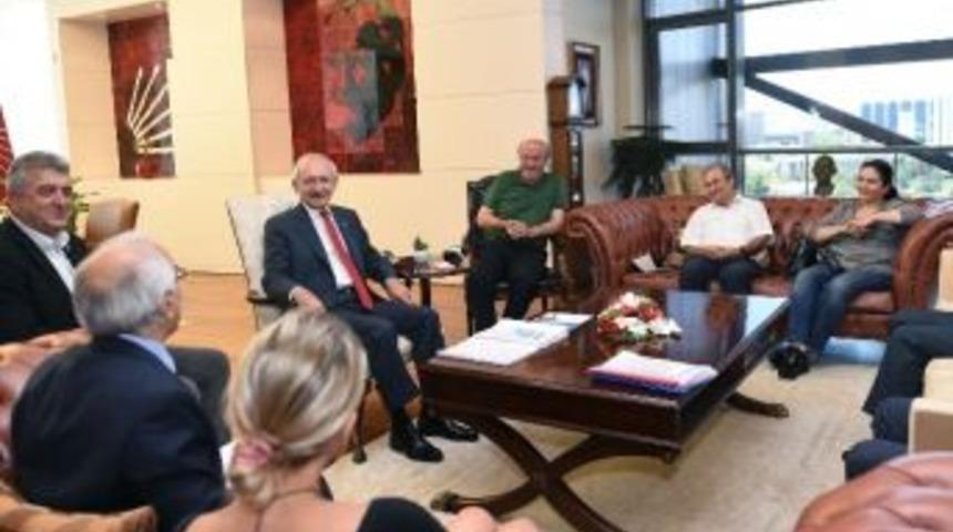 Chp Genel Başkanı Kılı&ccedil;daroğlu, İhd Y&ouml;netimini Kabul Etti