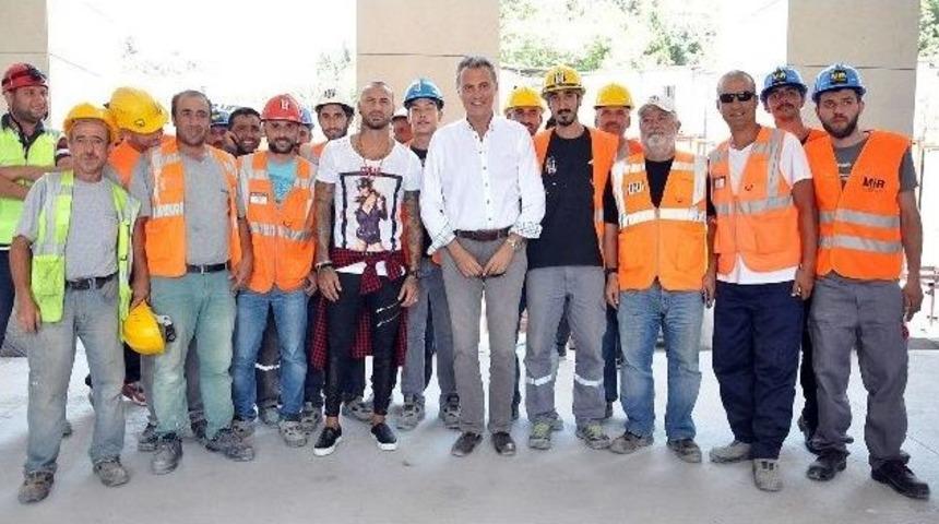Quaresma Vodafone Arena&rsquo;yı Gezdi