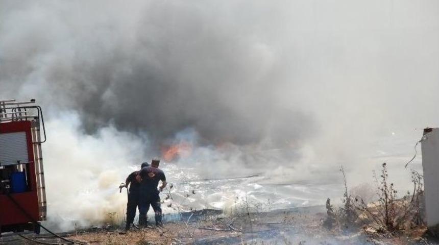 Didim&rsquo;de Sanayi Sitesinde &Ccedil;ıkan Yangın Korkuttu