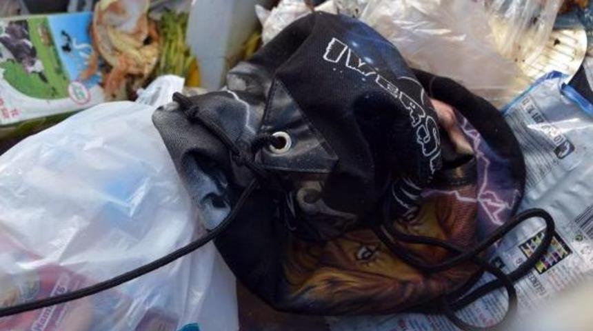 Adana'da Ş&uuml;pheli &Ccedil;anta Bomba Korkusu Yaşattı