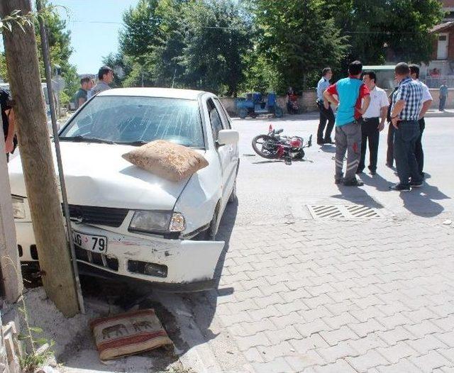 İki Kişinin Yaralandığı Kaza Güvenlik Kamerasında