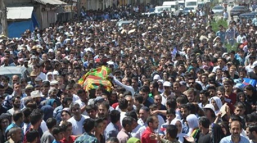 Suru&ccedil;'taki Patlamada &Ouml;len &Ouml;ğretmen Y&uuml;ksekova'da Toprağa Verildi