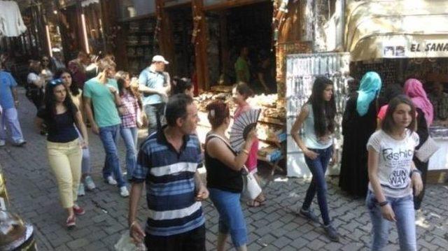 Bayram Da Turistler Deniz Kenarını Tercih Etti 1