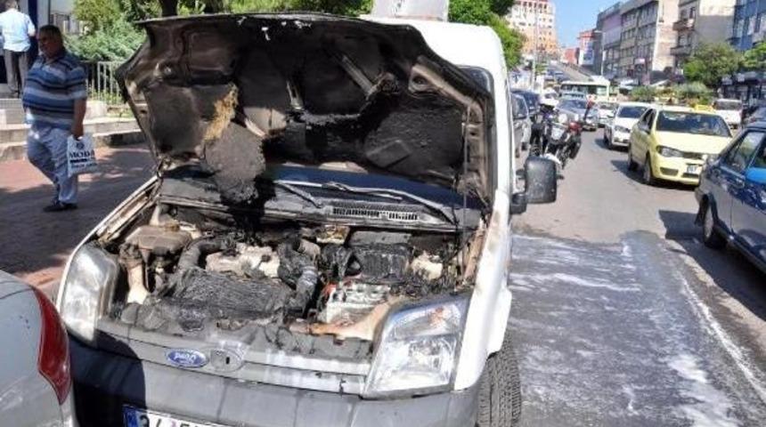 Kamyonette Çıkan Yangını Itfaiye Söndürdü