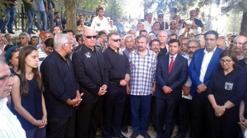 Suru&ccedil;'ta Patlamada &Ouml;len Ferdane Kılı&ccedil; Ile Oğlu Nartan I&ccedil;in Bursa'da H&uuml;z&uuml;nl&uuml; T&ouml;ren (2)