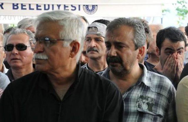 Suru&ccedil; ta Patlamada &Ouml;len Ferdane Kılı&ccedil; Ile Oğlu Nartan I&ccedil;in Bursa da H&uuml;z&uuml;nl&uuml; T&ouml;ren (2) 2