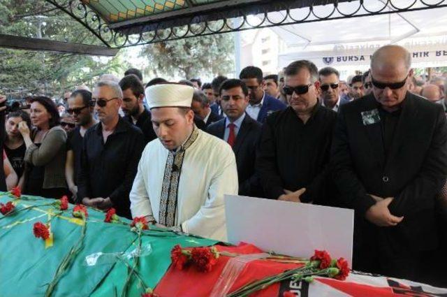 Suru&ccedil; ta Patlamada &Ouml;len Ferdane Kılı&ccedil; Ile Oğlu Nartan I&ccedil;in Bursa da H&uuml;z&uuml;nl&uuml; T&ouml;ren (2) 3