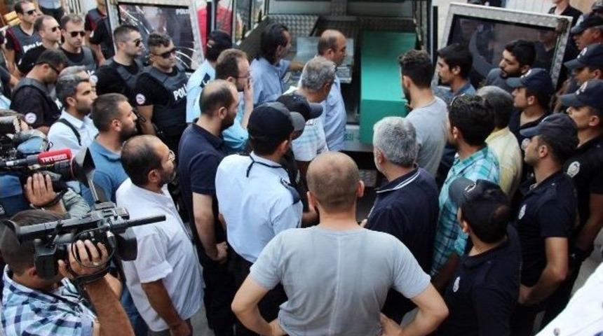 Şehit 2 Polisin Cenazesi Şanlıurfa Adli Tıp Kurumuna Getirildi