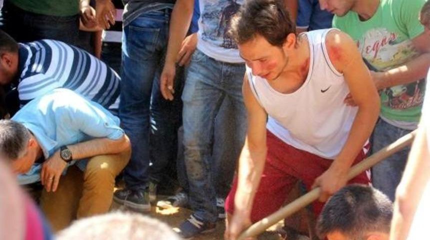 4 Motosikletle 2 Otomobil &Ccedil;arpıştı: 1 &Ouml;l&uuml; 3 Yaralı (2)