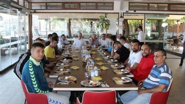 Karamürselli Güreşçiler Kırkpınar’a Doğru Yola Çıktı