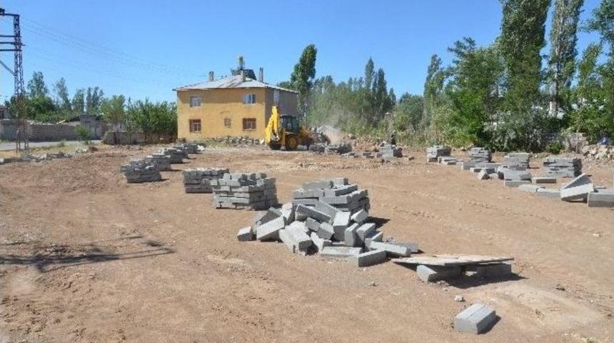 Ercış Beledıyesı&rsquo;nden Park Yapımı