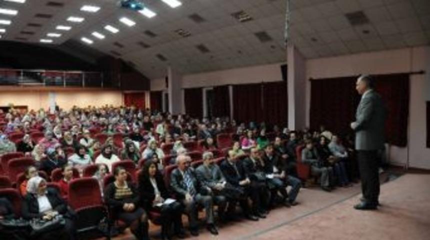 Ke&ccedil;i&ouml;renli&rsquo;ler Ailece Seminerde