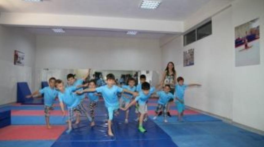 Kocaeli Spor Okulları&rsquo;nda Yaz Kursları S&uuml;r&uuml;yor