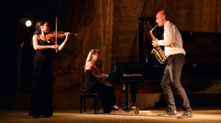 Geography Of Music: G&uuml;m&uuml;şl&uuml;kfest Hosts Trio Klavis In Southern Resort Town